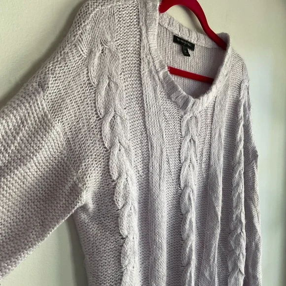 Banana Republic Pale Lavender Cable Knit Sweater Size M - Picture 2 of 4